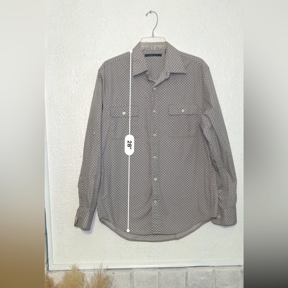 Perry Ellis, 100% cotton grey button front shirt with front pockets size medium - Picture 5 of 6